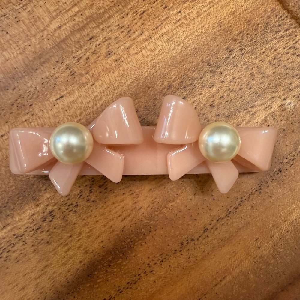 Sweet Pink Bow & Pearl Clip 🎀